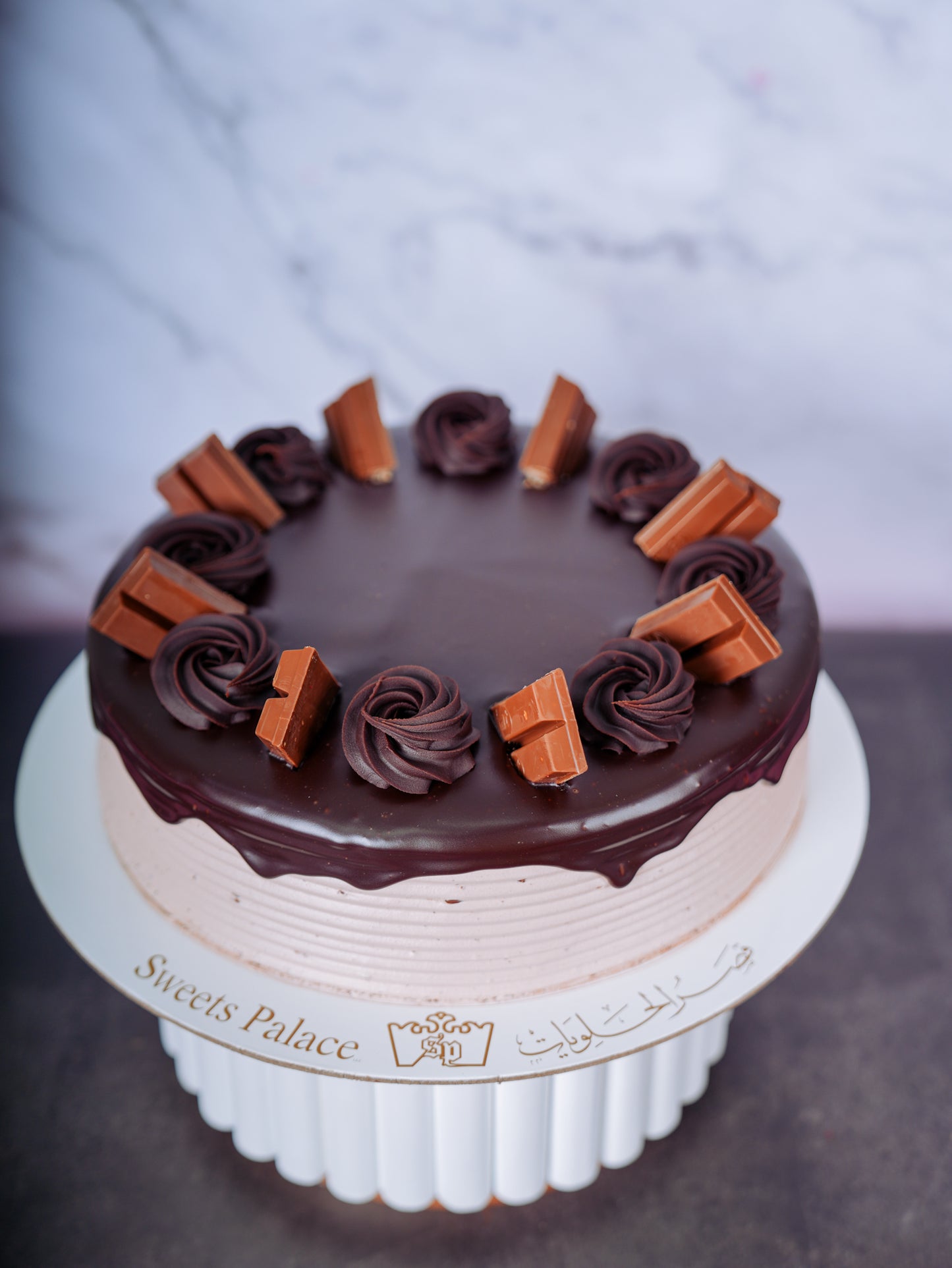 Round Cake KitKat