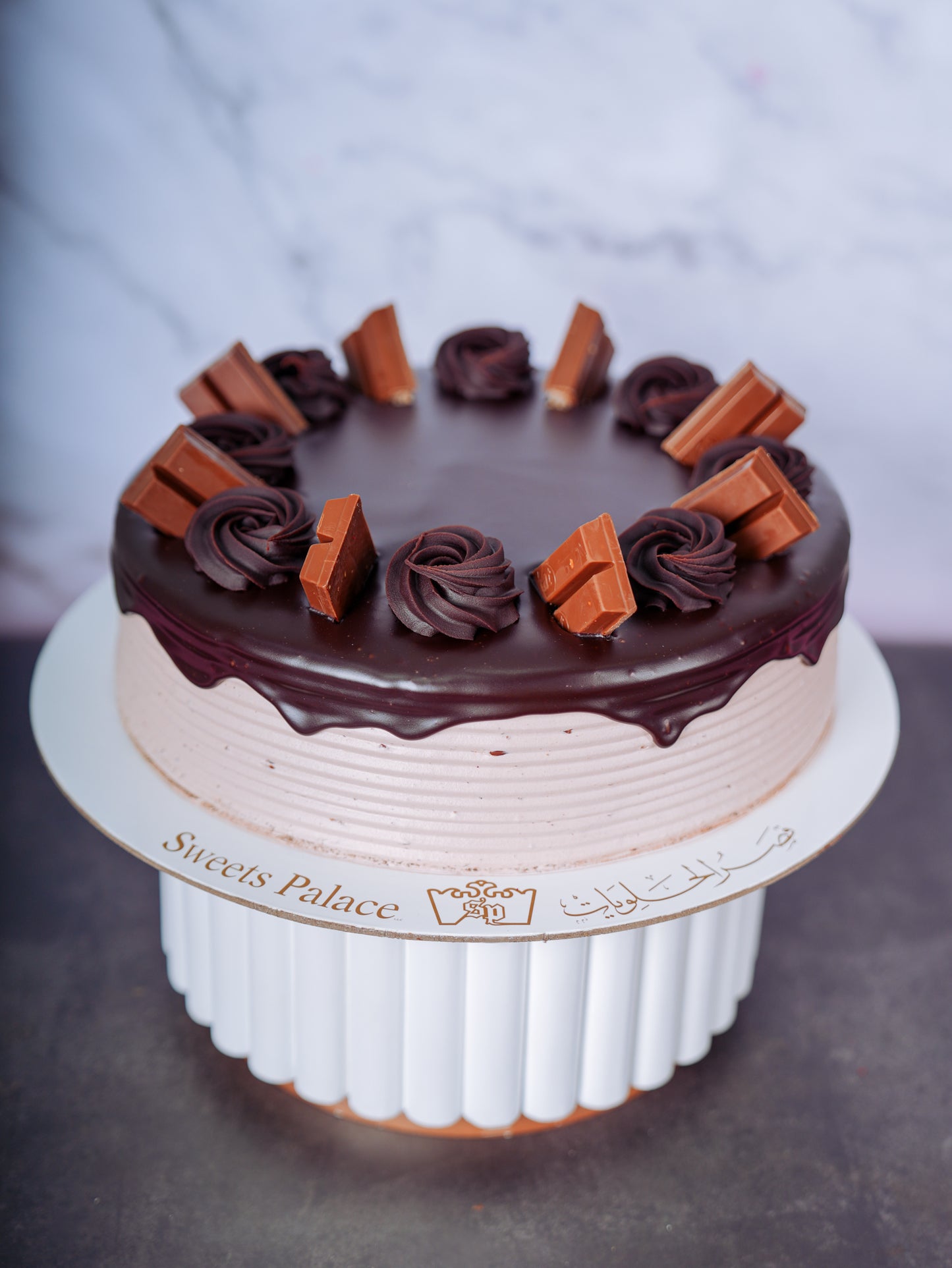 Round Cake KitKat