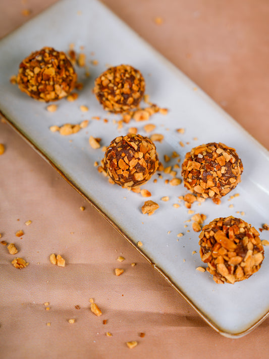 Almond date balls