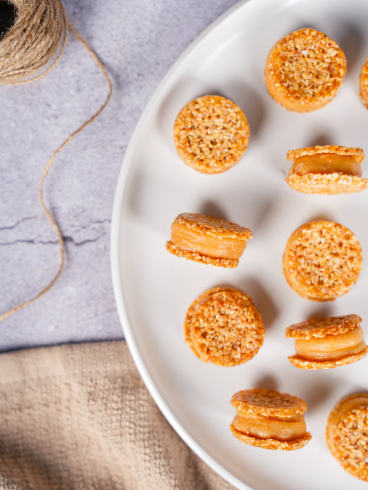 Moroccan petit four peanuts with sesame